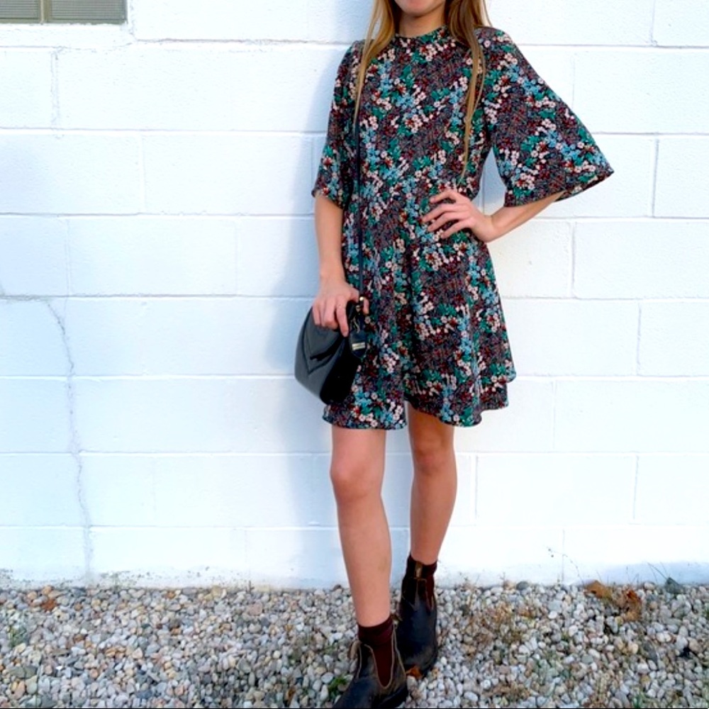 🌼 Zara bell sleeve dress 🌼